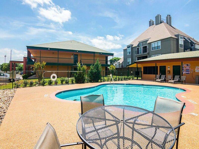 Quality Inn & Suites Garland - East Dallas Экстерьер фото