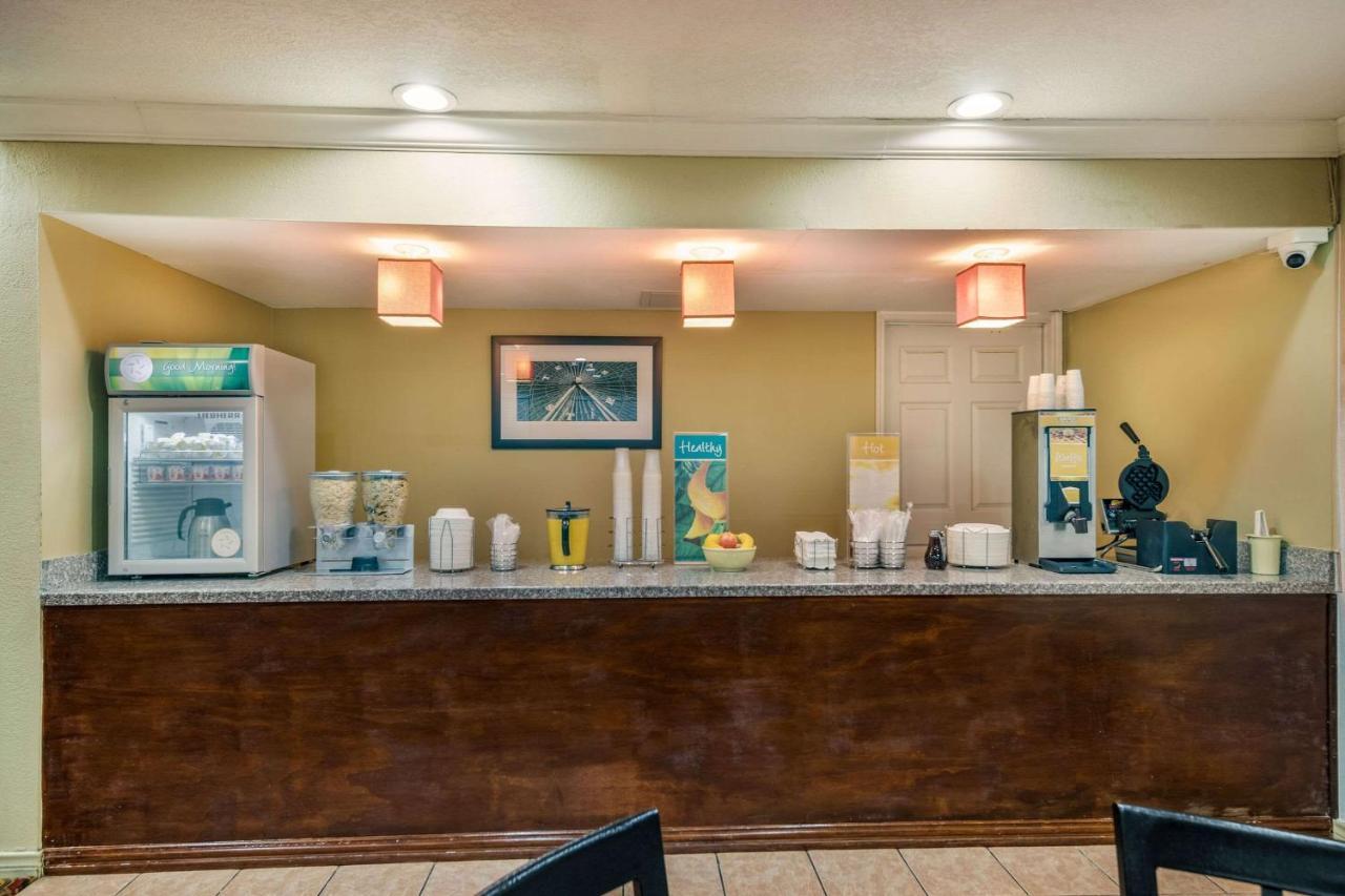 Quality Inn & Suites Garland - East Dallas Экстерьер фото