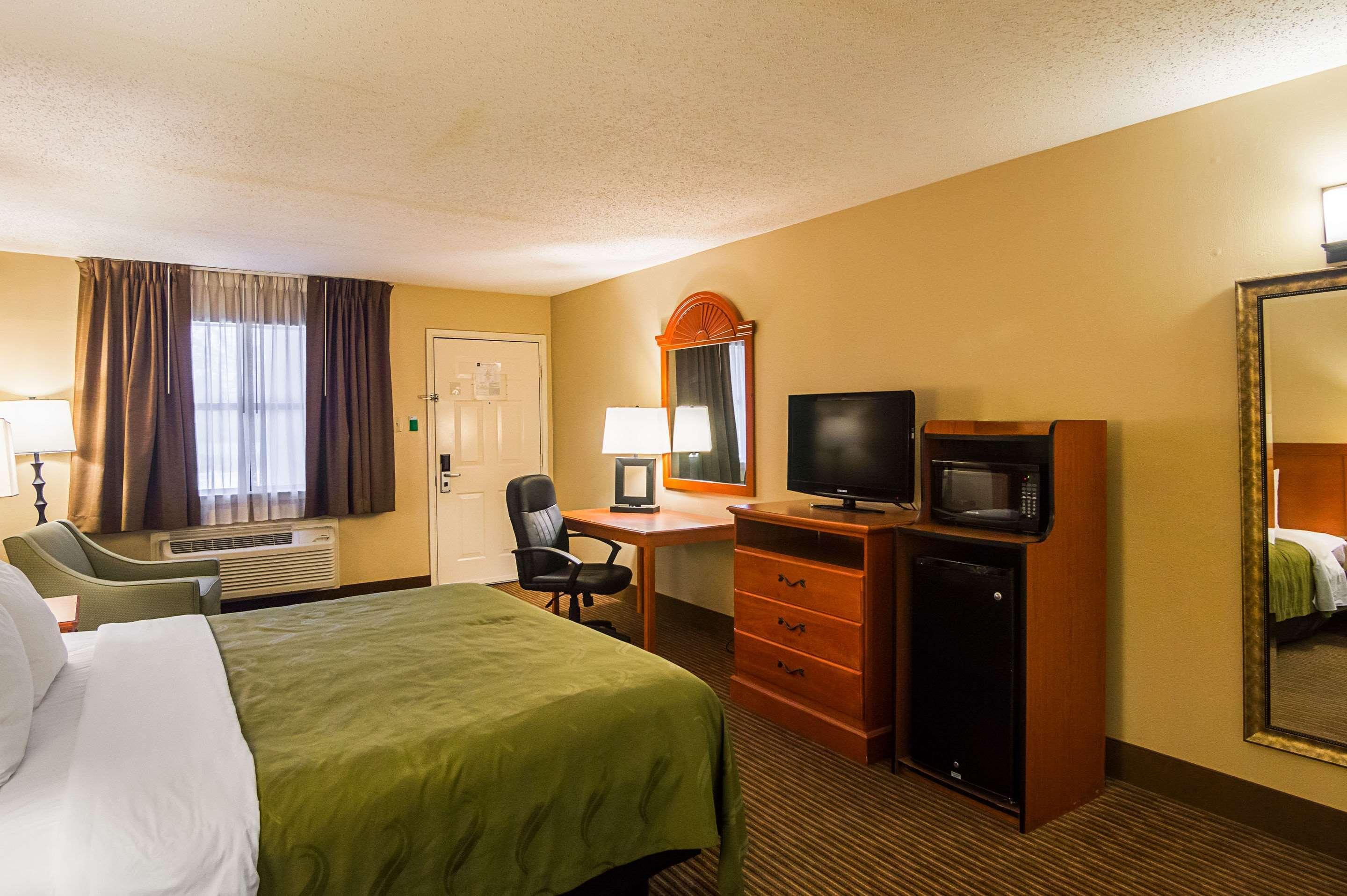 Quality Inn & Suites Garland - East Dallas Экстерьер фото