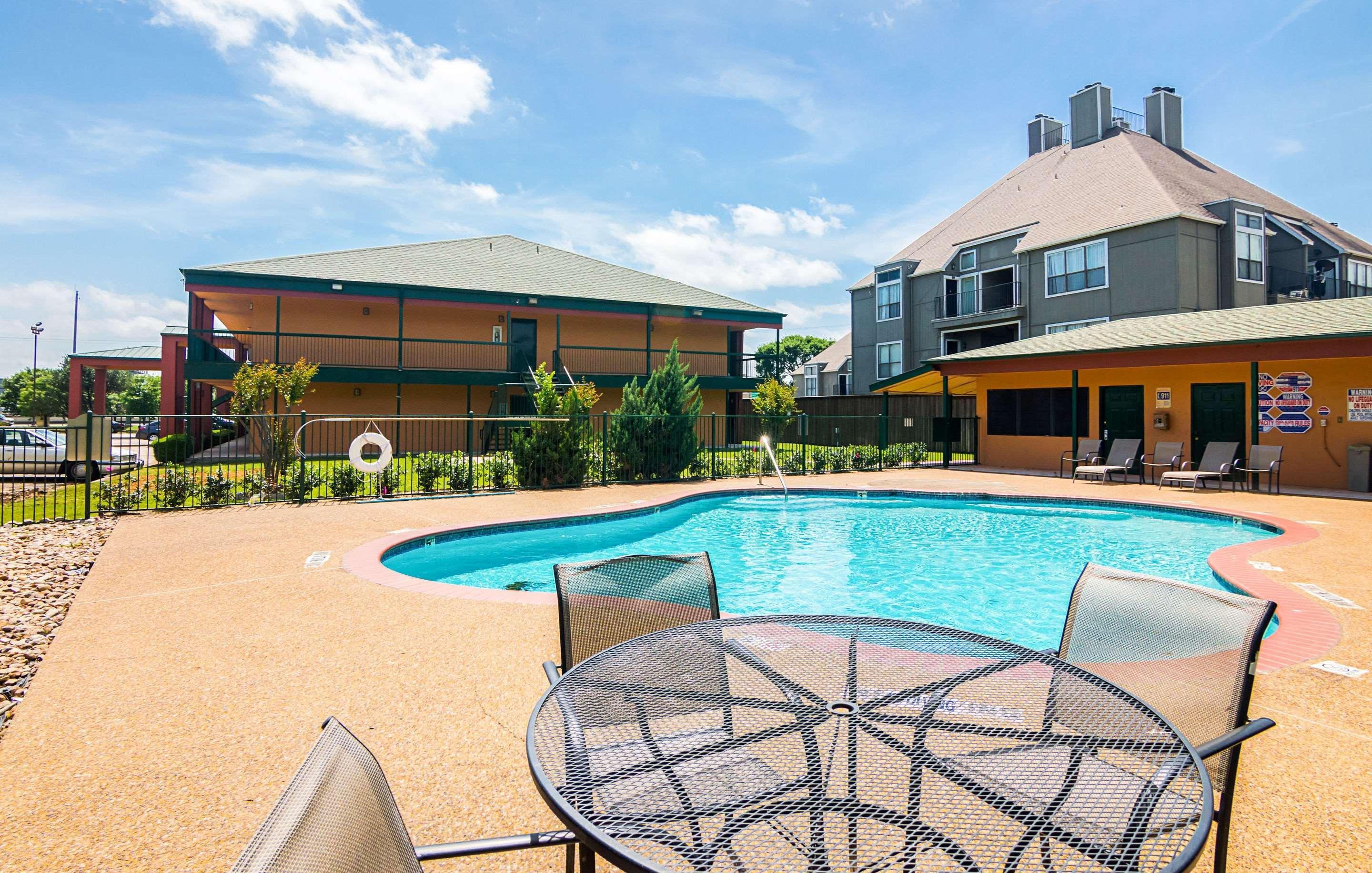 Quality Inn & Suites Garland - East Dallas Экстерьер фото