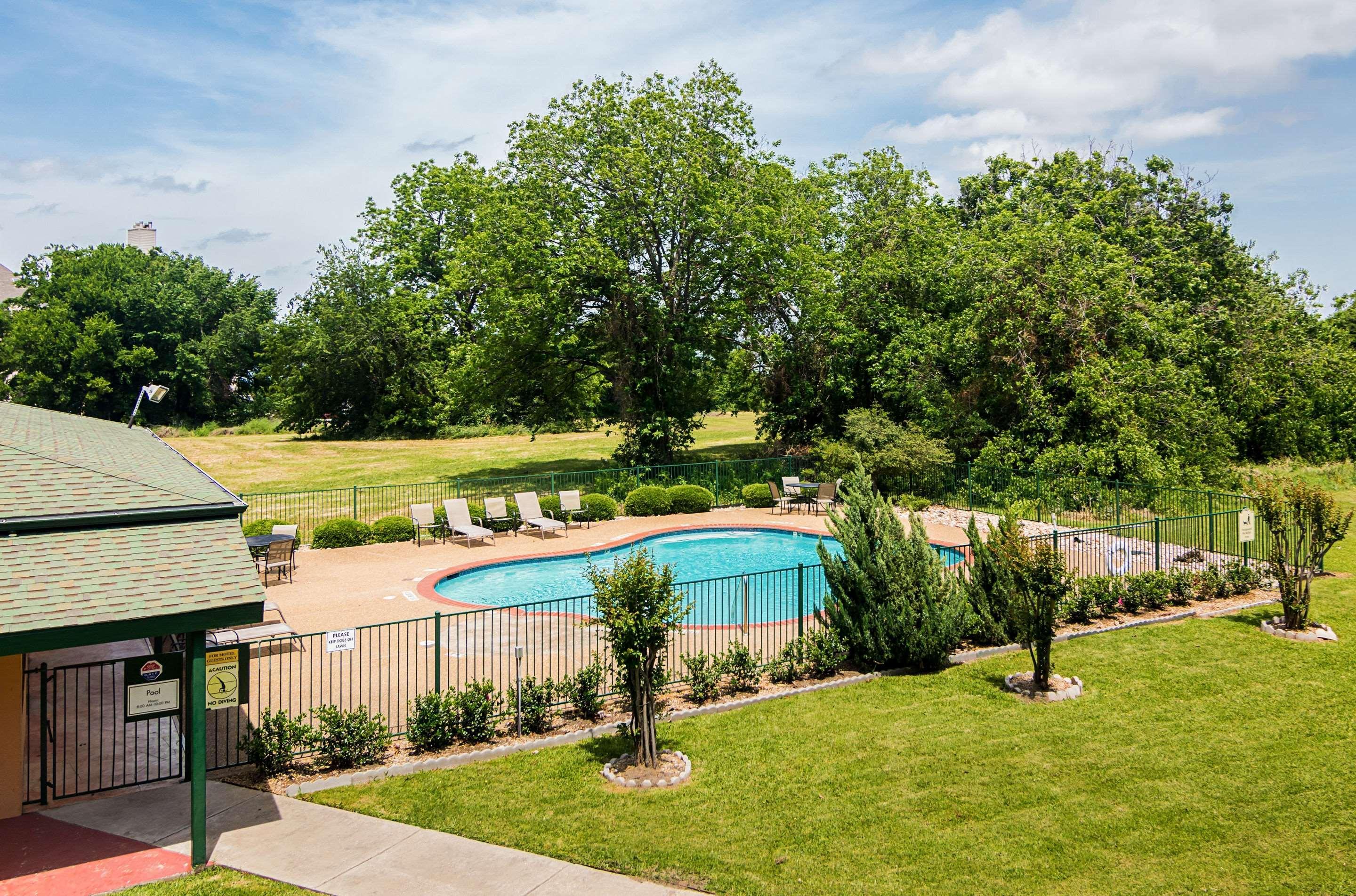 Quality Inn & Suites Garland - East Dallas Экстерьер фото